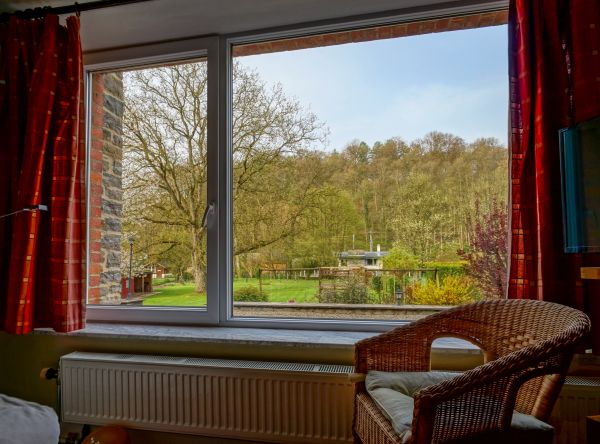 Cost of Fiberglass Window Repair in Boise